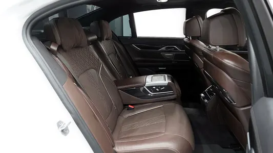BMW 7 Series (G11) 740e i M 2017 12