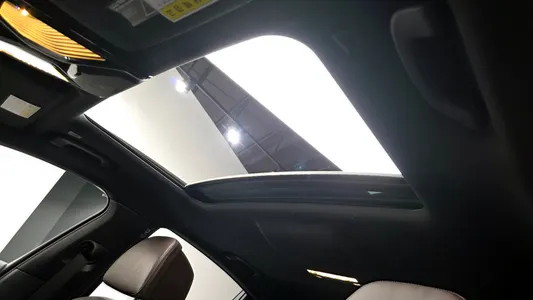 BMW 7 Series (G11) 740e i M 2017 18