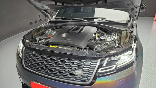 Land Rover 레인지로버 벨라 3.0 P400 R- SE 2021 6