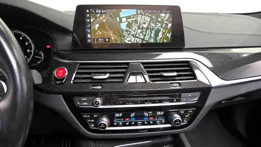 BMW 5 Series (G30) 530i M 2017 14
