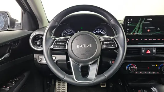 Kia K3 2 1.6 2024 16