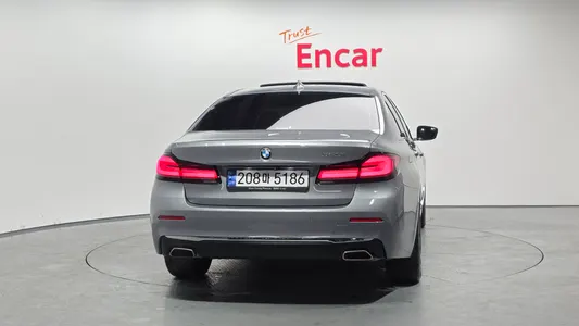 BMW 5 Series (G30) 520i 2023 4