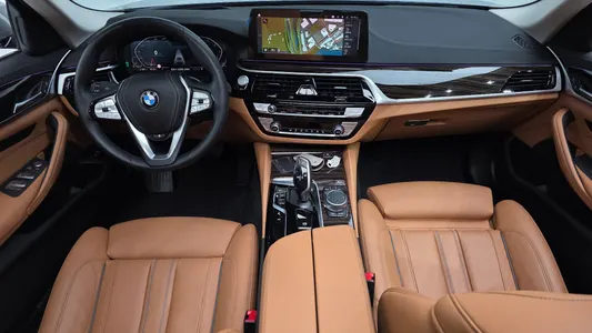 BMW 5 Series (G30) 520i 2023 7