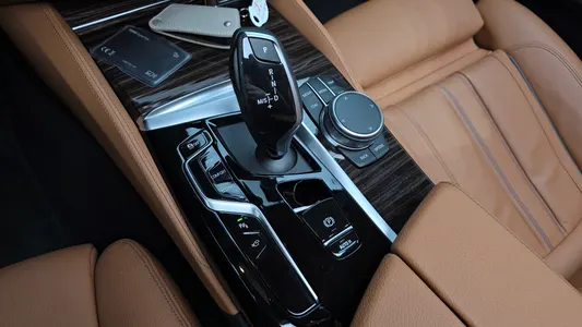BMW 5 Series (G30) 520i 2023 9