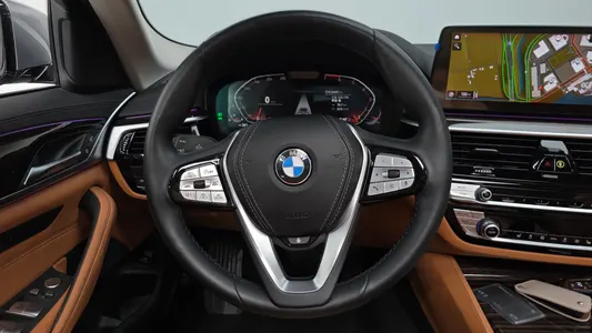 BMW 5 Series (G30) 520i 2023 13