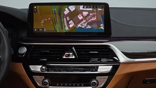 BMW 5 Series (G30) 520i 2023 14