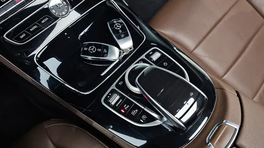 Mercedes-Benz E-Class W213 E200 2018 16