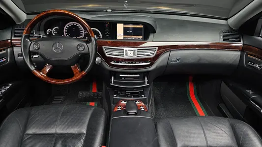 Mercedes-Benz S-Class W221 S550L 2007 7