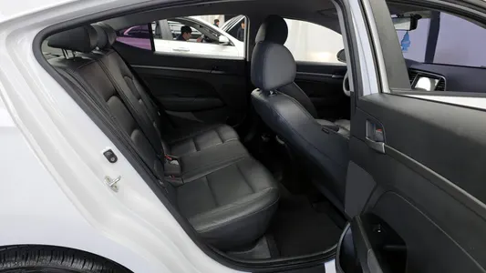 Hyundai AD 1.6 GDI 2016 12