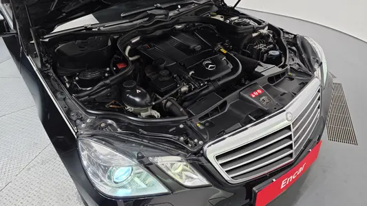 Mercedes-Benz E-Class W212 E200 CGI 2011 6