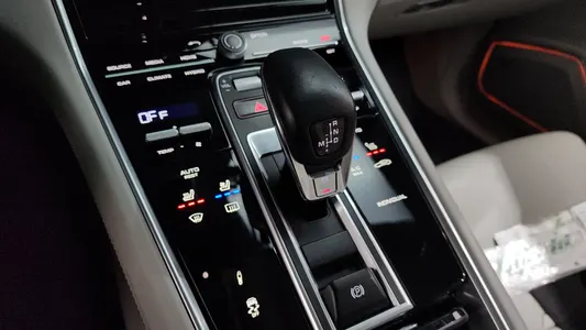 Porsche (971) 2.9 AWD E- 2018 9
