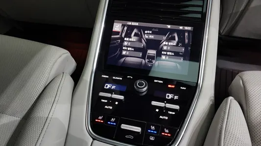 Porsche (971) 2.9 AWD E- 2018 19