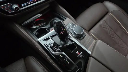 BMW 6 Series GT (G32) 620d 2023 9