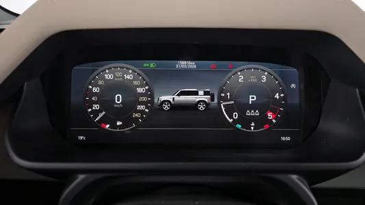 Land Rover (L663) 110 D250 SE 2021 8