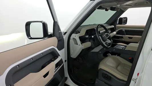 Land Rover (L663) 110 D250 SE 2021 10