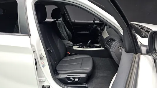 BMW 1 Series (F20) 118d 5 2017 12