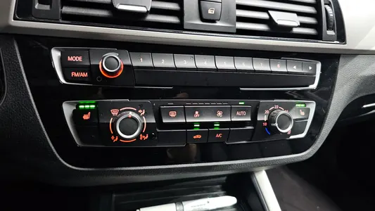 BMW 1 Series (F20) 118d 5 2017 16