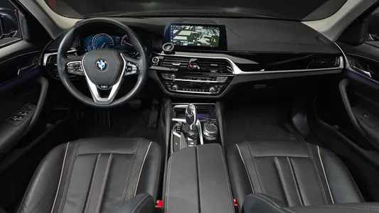 BMW 5 Series (G30) 520i 2018 7
