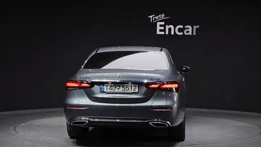 Mercedes-Benz E-Class W213 E300e 4MATIC 2021 4