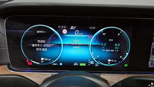 Mercedes-Benz E-Class W213 E300e 4MATIC 2021 8