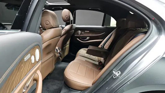 Mercedes-Benz E-Class W213 E300e 4MATIC 2021 11