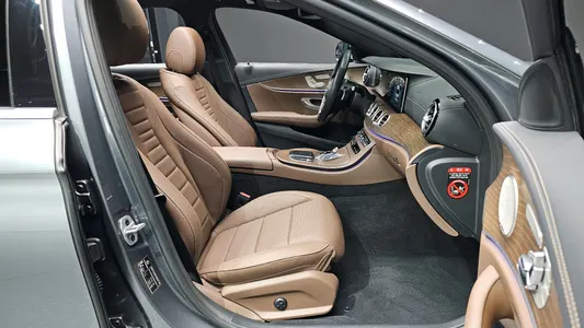 Mercedes-Benz E-Class W213 E300e 4MATIC 2021 12