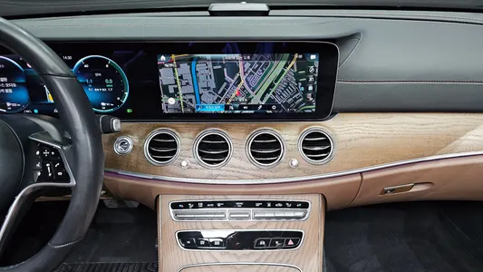 Mercedes-Benz E-Class W213 E300e 4MATIC 2021 13