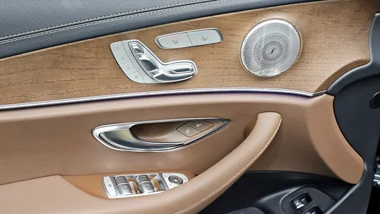 Mercedes-Benz E-Class W213 E300e 4MATIC 2021 36