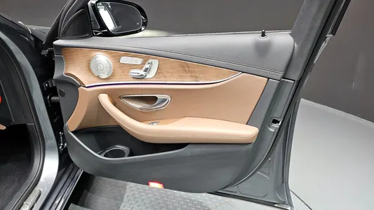 Mercedes-Benz E-Class W213 E300e 4MATIC 2021 27