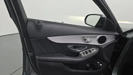 Mercedes-Benz C-Class W205 C350e 2018 24