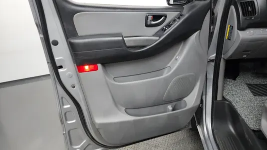 Hyundai Grand Starex 5 2017 25