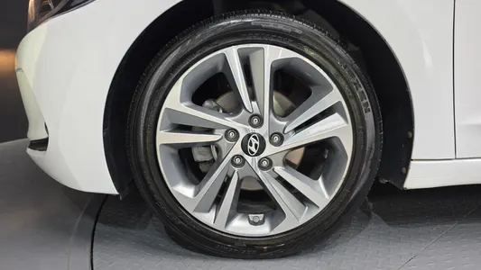 Hyundai AD 1.6 GDI 2017 5