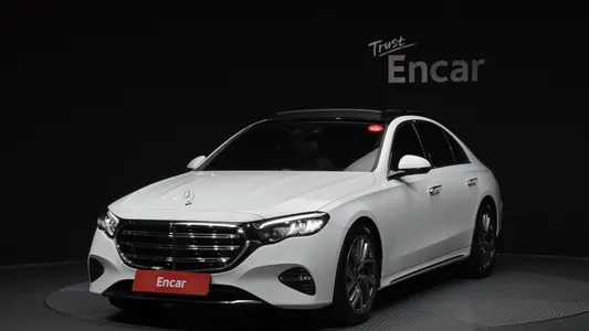 Mercedes-Benz E-Class W214 E220d 4MATIC 2024