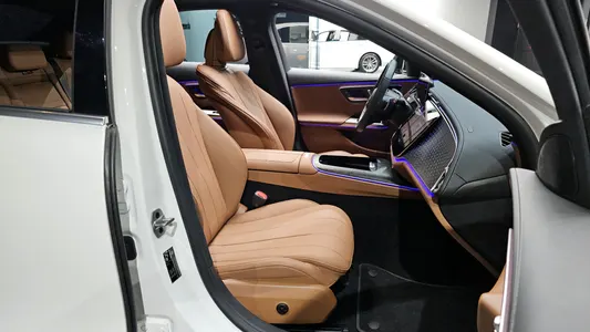 Mercedes-Benz E-Class W214 E220d 4MATIC 2024 12