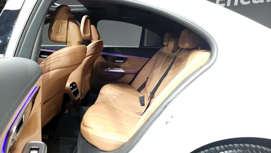 Mercedes-Benz E-Class W214 E220d 4MATIC 2024 26