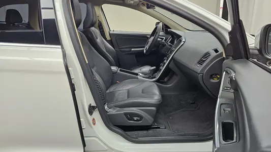 Volvo XC60 D4 2013 11
