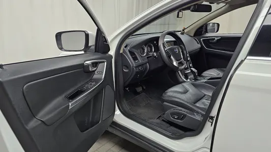 Volvo XC60 D4 2013 10