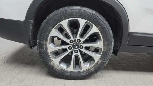 Kia R 2.0 2WD 2013 5