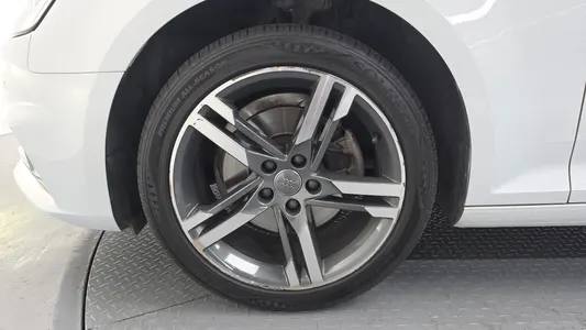 Audi A4 (B9) 40 TFSI 2019 5
