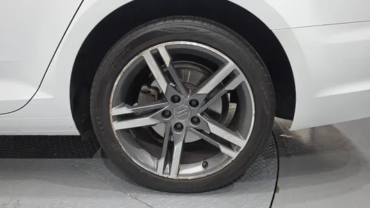 Audi A4 (B9) 40 TFSI 2019 21