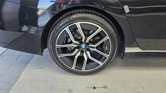 BMW 7 Series (G70) 740i xDrive M 2024 4