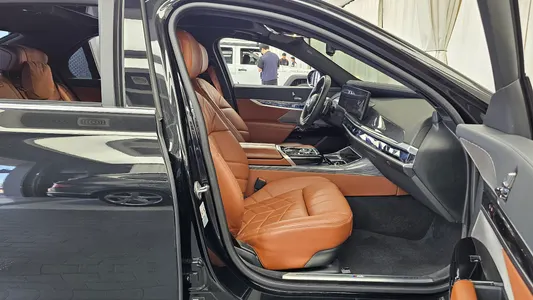 BMW 7 Series (G70) 740i xDrive M 2024 10