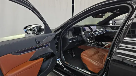 BMW 7 Series (G70) 740i xDrive M 2024 9