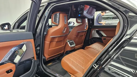 BMW 7 Series (G70) 740i xDrive M 2024 26