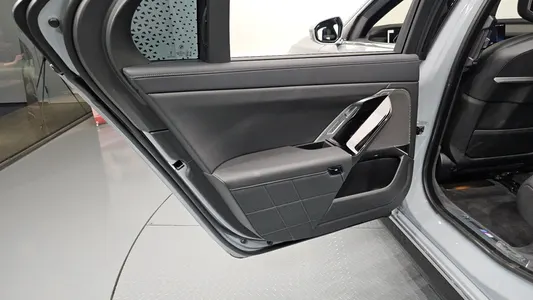 BMW 7 Series (G70) 740i xDrive M 2025 25