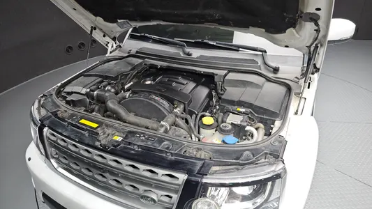 Land Rover 4 3.0 SDV6 SE 2015 6