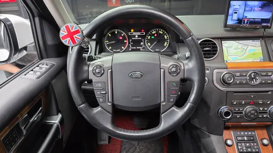 Land Rover 4 3.0 SDV6 SE 2015 13