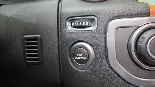 Land Rover 4 3.0 SDV6 SE 2015 18