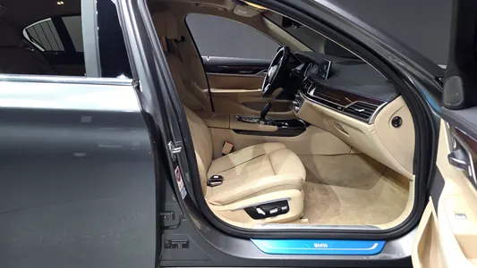 BMW 7 Series (G11) 730Ld xDrive 2015 10