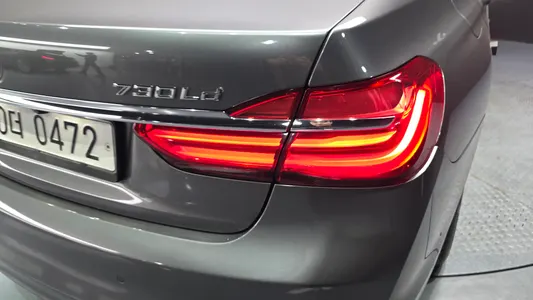 BMW 7 Series (G11) 730Ld xDrive 2015 23